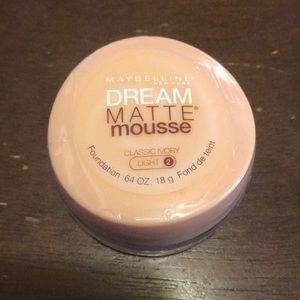 Dream Matte Mousse Classic Ivory Light 2